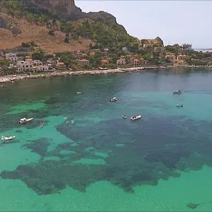  Hébergement de vacances Palermo Mare Holidays